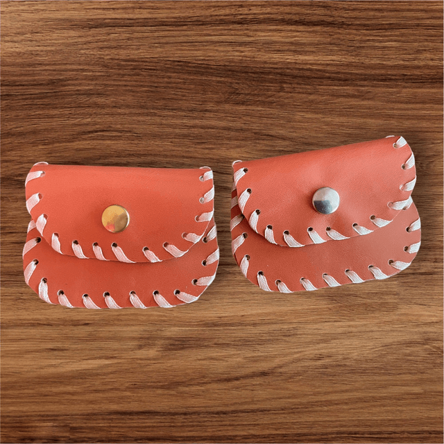 Pochette à chapelet en cuir corail