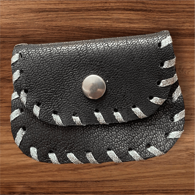 Pochette à chapelet en cuir noir