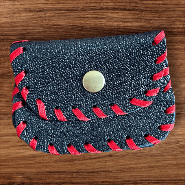 Pochette à chapelet en cuir noir