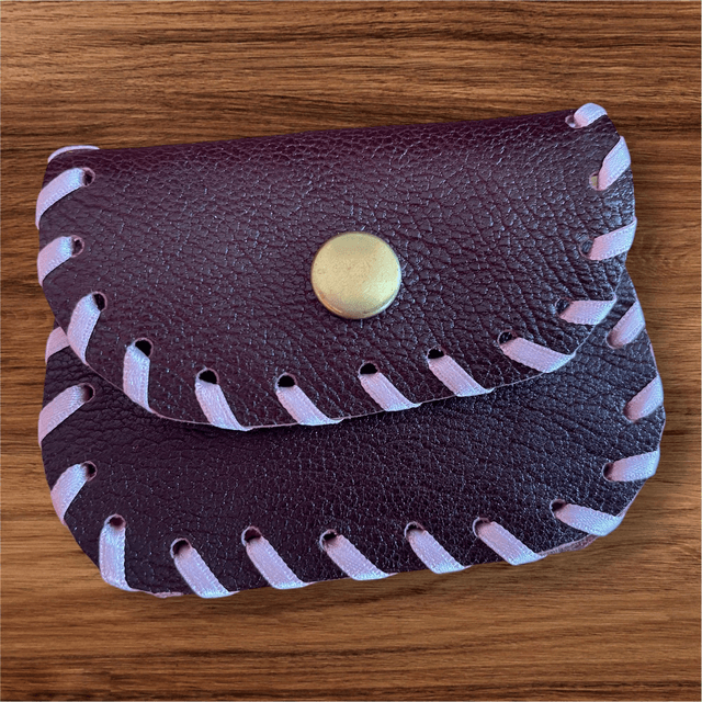 Pochette à chapelet en cuir grainé bordeaux