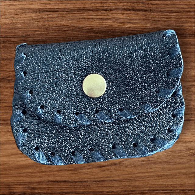 Pochette à chapelet en cuir noir