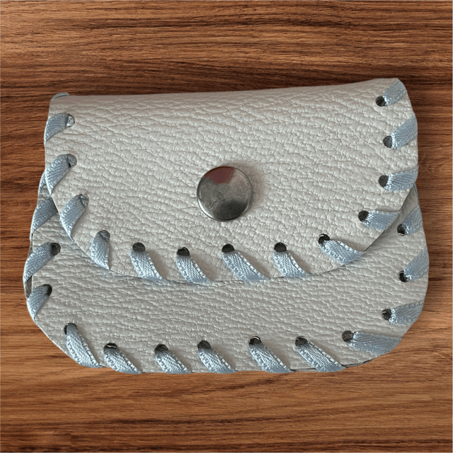 Pochette à chapelet en cuir blanc