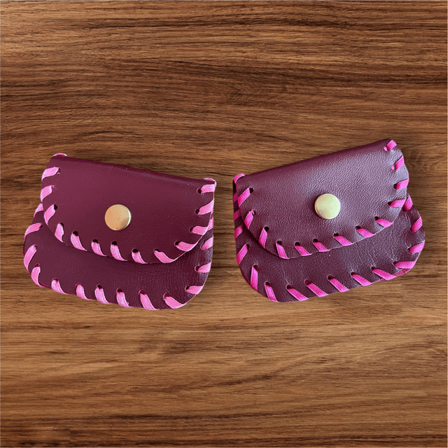 Pochette à chapelet en cuir bordeaux