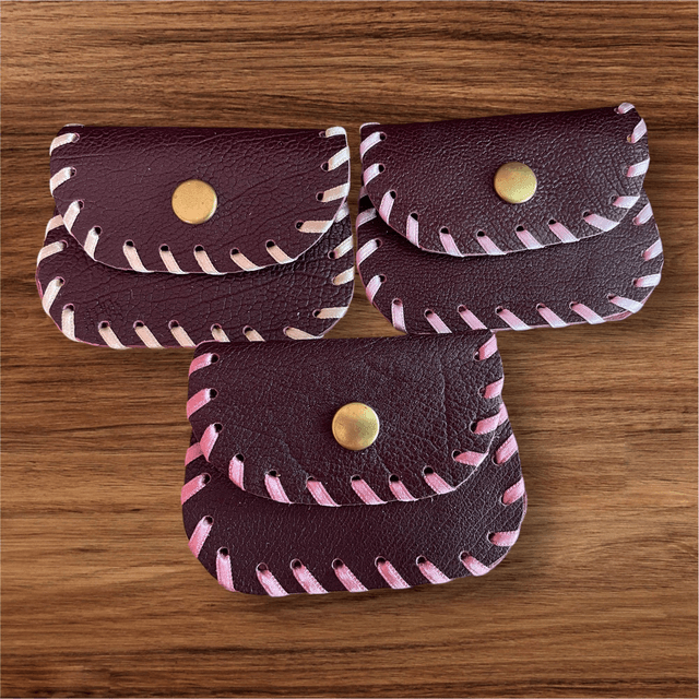 Pochette à chapelet en cuir grainé bordeaux